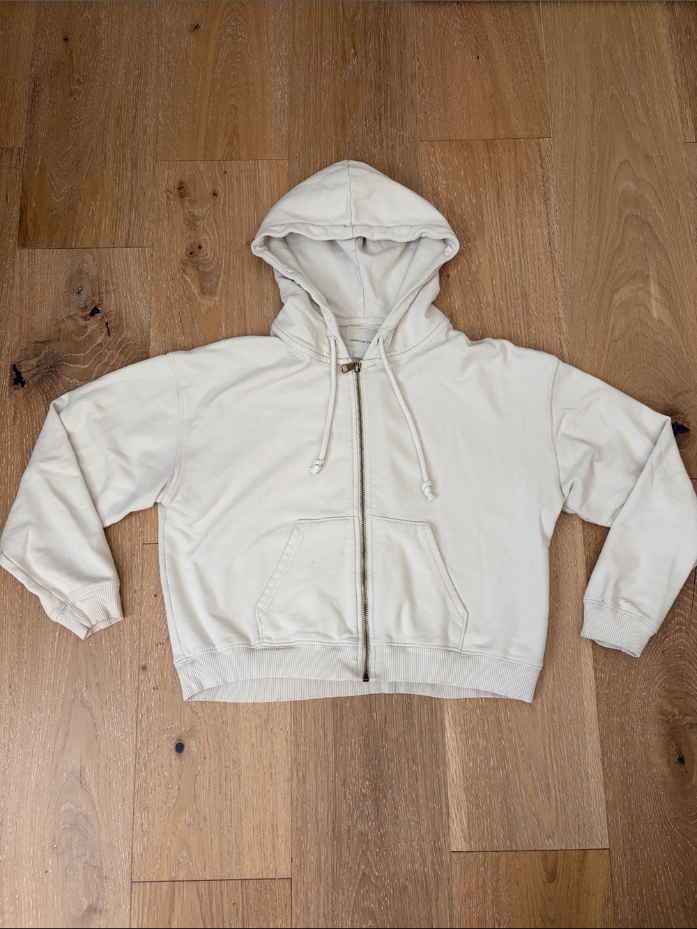American Eagle Women’s cropped hoodie